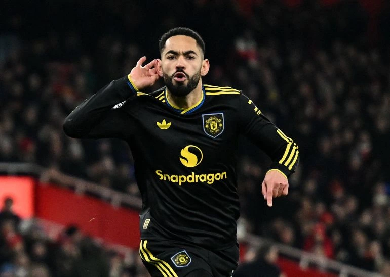 Manchester United Shock Arsenal 3–2 as Cunha Strikes Late